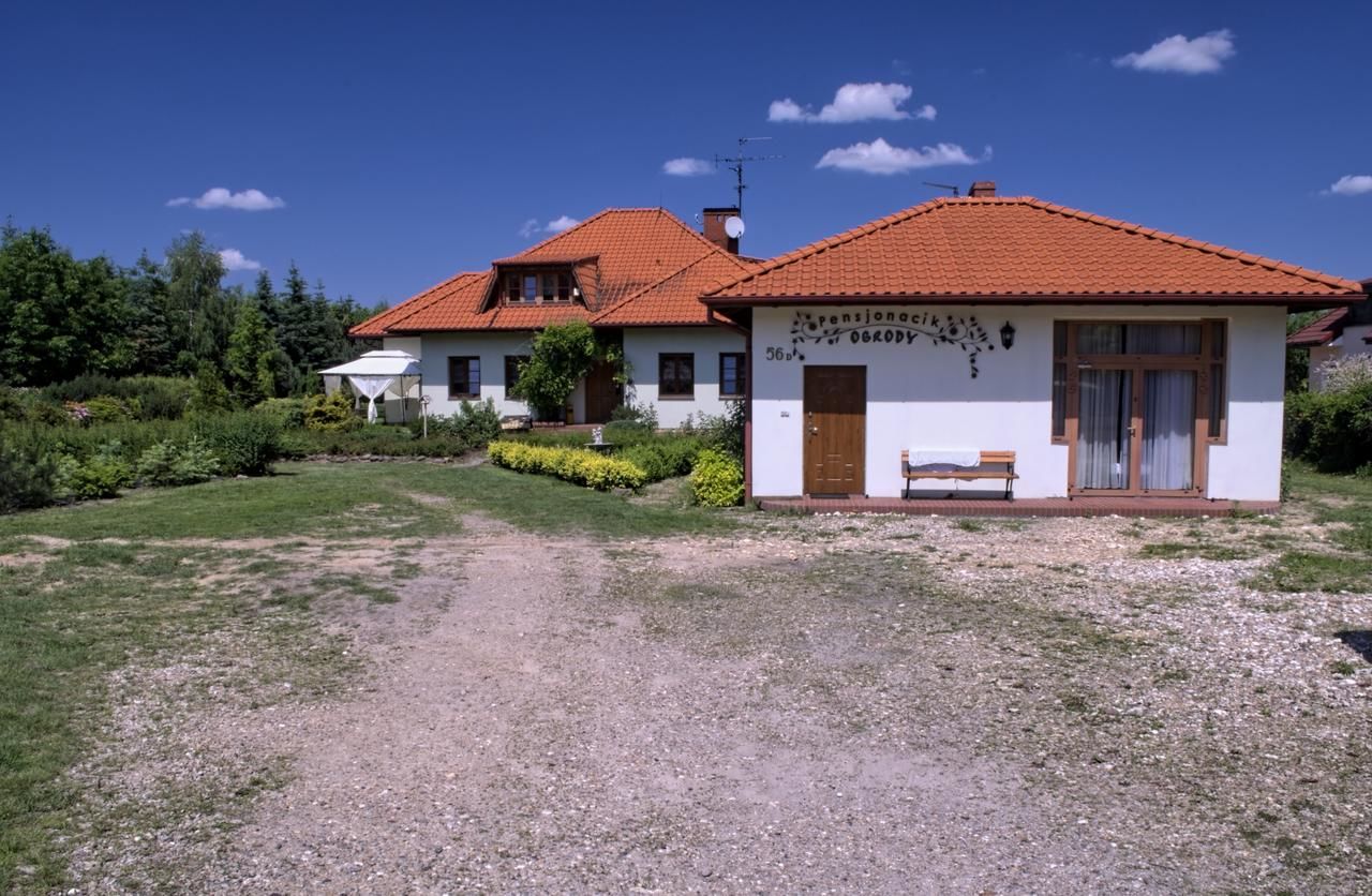 Гостевой дом Pensjonacik Ogrody Пежхно-32